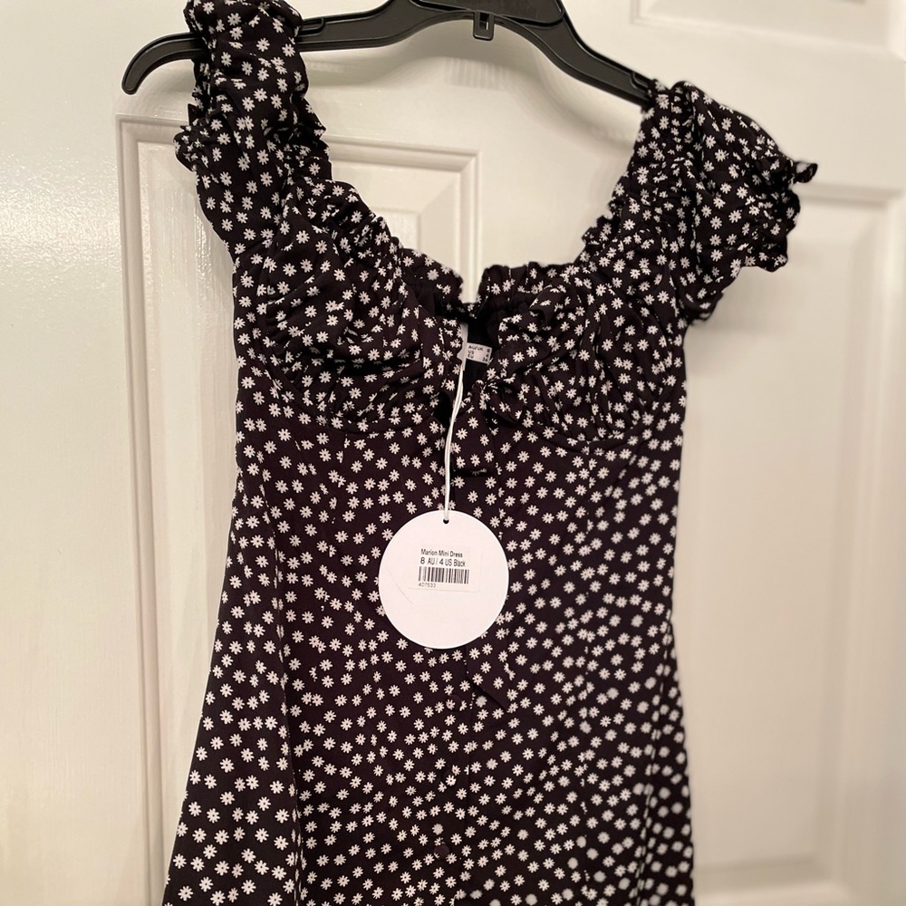 Princess Polly mini dress Black w Daisies Sz 4